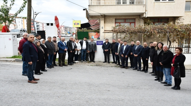 Depremde hayatını kaybeden öğretmenin adı baba ocağındaki sokağa verildi 