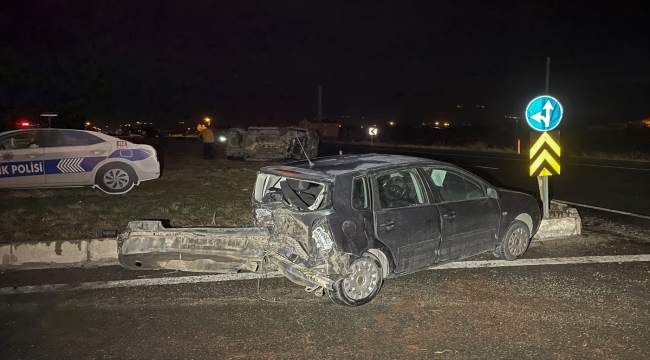 Elazığ'da otomobil ile hafif ticari aracın çarpıştığı kazada 4 kişi yaralandı