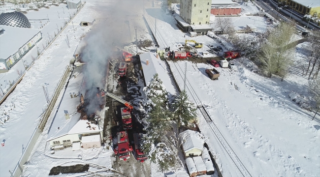 Erzurum'da TCDD'ye ait depoda çıkan yangın söndürüldü