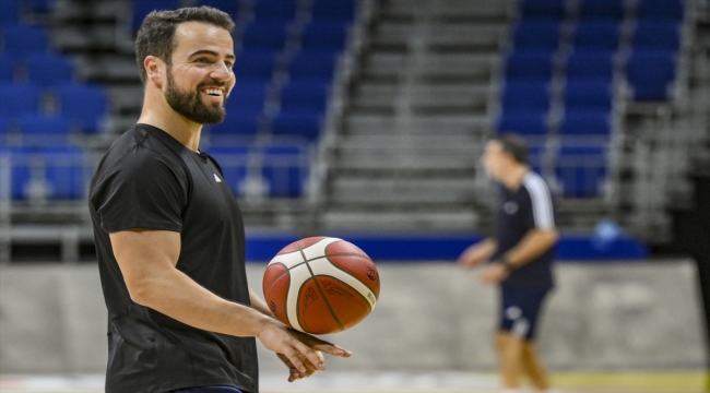 Fenerbahçe Beko Kaptanı Melih Mahmutoğlu'na göre şampiyonluğun şifresi taraftar: