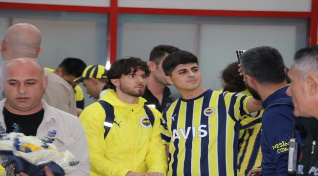 Fenerbahçe kafilesi Adana'ya geldi