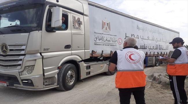 Filistin Kızılayı, Gazze'ye gönderilen 155 tırlık yardımı teslim aldı