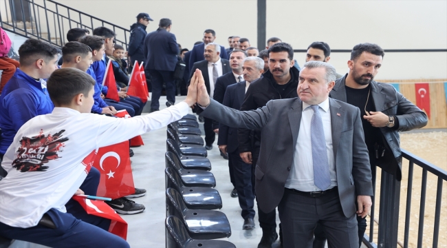 Gençlik ve Spor Bakanı Bak, Gaziantep'te spor tesisinin açılışında konuştu