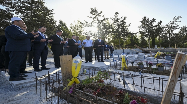 Gençlik ve Spor Bakanı Bak, KKTC'de "Şampiyon Melekler"in mezarını ziyaret etti