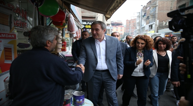 HEDEP Eş Genel Başkanı Tuncer Bakırhan, Diyarbakır'da partilileriyle buluştu
