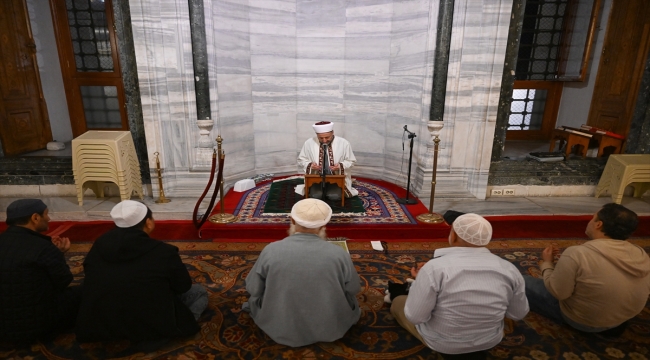 İstanbul'da camilerde Gazze için dua edildi