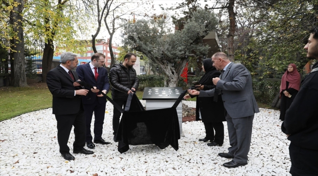 Kahramanmaraş merkezli depremlerde hayatını kaybeden AÜ öğrencileri anısına "Deprem Anıtı"