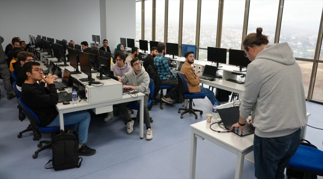 Karabük'te "Siber Vatan" projesiyle nitelikli siber güvenlik uzmanları yetiştiriliyor