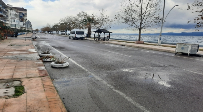 Kocaeli'de fırtına nedeniyle yükselen deniz seviyesi normale döndü