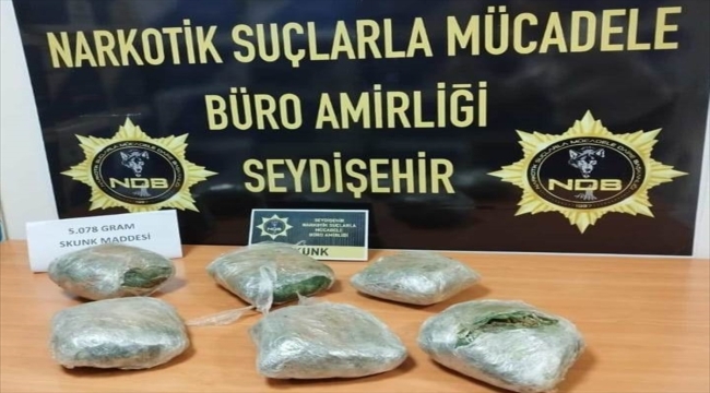 Konya'da bir araçta 5 kilo 75 gram skunk ele geçirildi