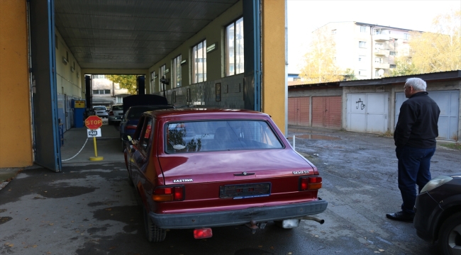 Kosova'nın kuzeyinde yaklaşık 1500 Sırp, "Kosova Cumhuriyeti" araç plakası aldı