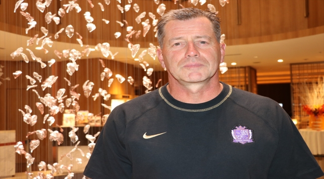 Michael Skibbe, teknik direktörlük yaptığı Hiroshima'da "Galatasaray stili" uyguluyor