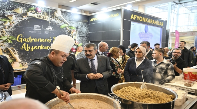 Milli Eğitim Bakanı Tekin, "TravelExpo Ankara 6. Uluslararası Turizm ve Seyahat Fuarı"nda konuştu