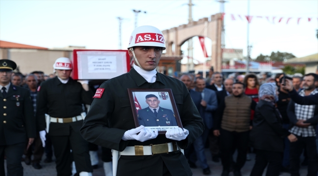 Pençe-Kilit Operasyonu bölgesinde şehit olan astsubay son yolculuğuna uğurlandı