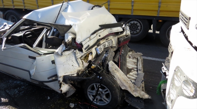 Sakarya'da meydana gelen zincirleme trafik kazasında 4 kişi yaralandı