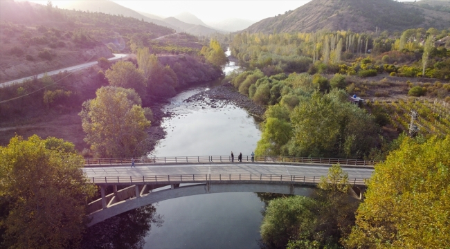 Sakarya Nehri'nin çevresinde sonbahar renkleri hakim oldu