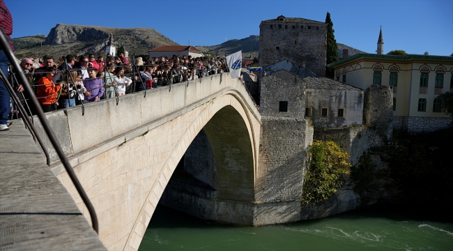 Tarihi Mostar Köprüsü'nün yıkılışının 30. yılında anma töreni düzenlendi
