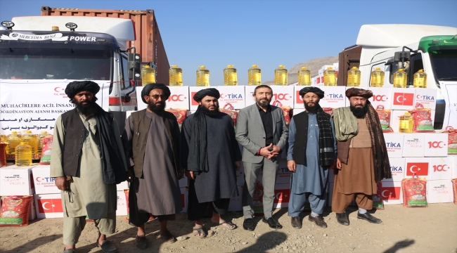 TİKA, Pakistan'ın sınır dışı ettiği 2500 Afgan aileye gıda desteğinde bulundu