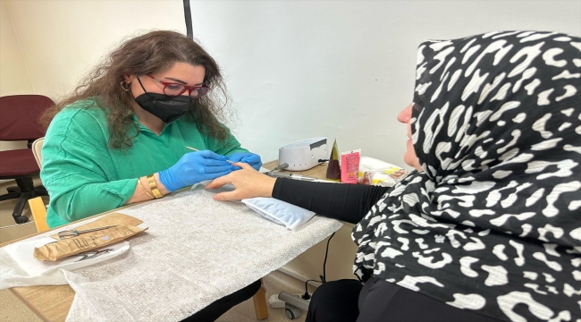Tokat'ta hastanedeki kadın hastalar ile yakınlarına saç ve cilt bakımı yapıldı
