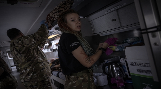 Ukrayna'da yaralı askerlere tıbbi destek sağlayan gönüllü sağlık ekipleri görevde