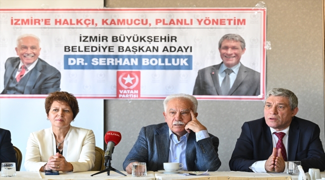 Vatan Partisi Genel Başkanı Perinçek, İzmir'de konuştu