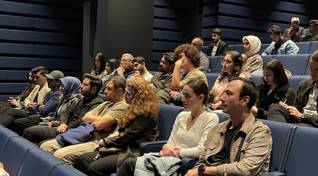 Yönetmen Ömer Faruk Sorak, Kısa'dan Hisse Kısa Film Festivali'ne konuk oldu