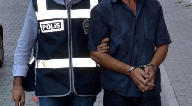 Adana'da uyuşturucu operasyonunda yakalanan 3 zanlıdan biri tutuklandı