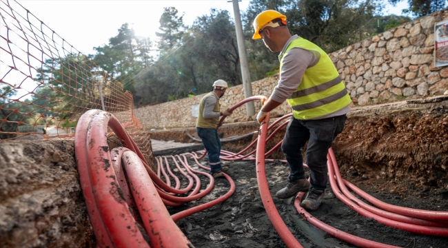 AEDAŞ, Kaş'ın elektrik şebeke uzunluğunu yüzde 21, trafo gücünü yüzde 46 arttı