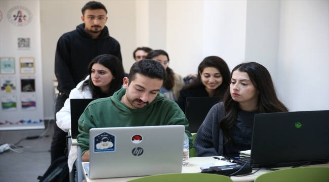 Alanya'da "Siber Vatan" programı kapsamında üniversite öğrencilerine eğitim veriliyor