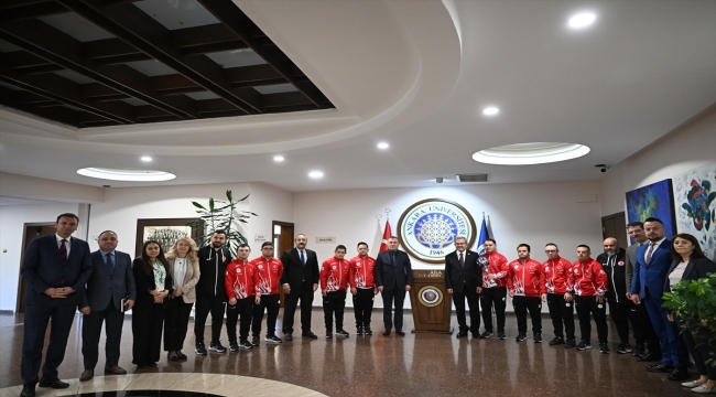 Ankara Üniversitesi ile Türkiye Özel Sporcular Spor Federasyonu işbirliği protokolü imzaladı