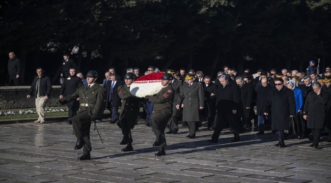 Ankara Vali Yardımcısı Yılmaz ve beraberindeki heyet Anıtkabir'i ziyaret etti