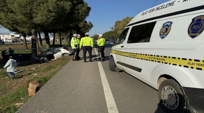 Antalya'da şarampole devrilen otomobildeki genç öldü, bir çocuk yaralandı