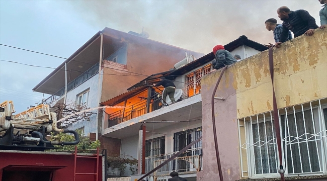 Aydın'da çıkan yangında ev kullanılamaz hale geldi