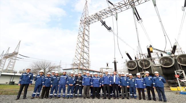 Bakan Bayraktar, elektrik şebekesi yönetimi için 81 ilde 21 bin çalışanın sahada olduğunu bildirdi: