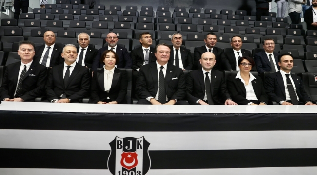 Beşiktaş Kulübünün yeni başkanı Hasan Arat, teşekkür konuşması yaptı