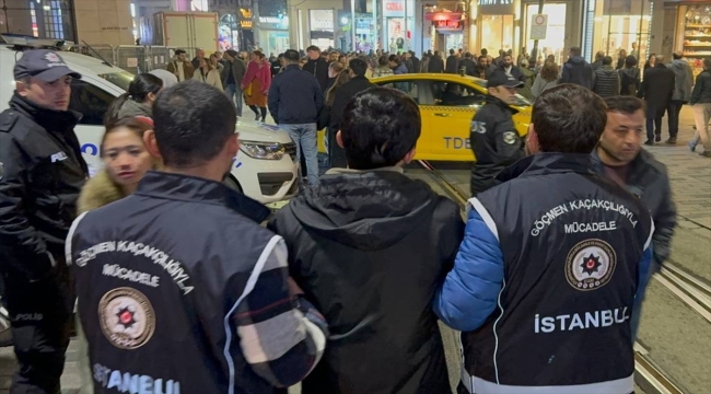 Beyoğlu'nda helikopter destekli "düzensiz göçmen" denetimi