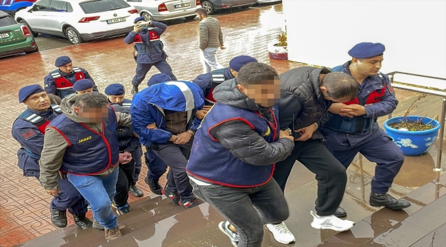 Bodrum'da gözaltına alınan 10 göçmen kaçakçılığı şüphelisinden 8'i tutuklandı