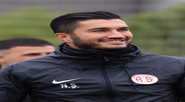 Borussia Dortmund hayaline kavuşan Şahin, Antalyaspor kariyerine 142 maç sığdırdı