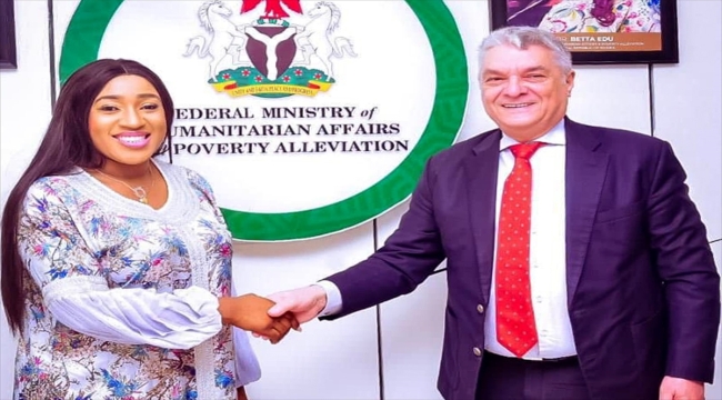 Büyükelçi Bayraktar, Nijerya İnsani İşler ve Yoksulluğun Azaltılması Bakanı Edu ile görüştü