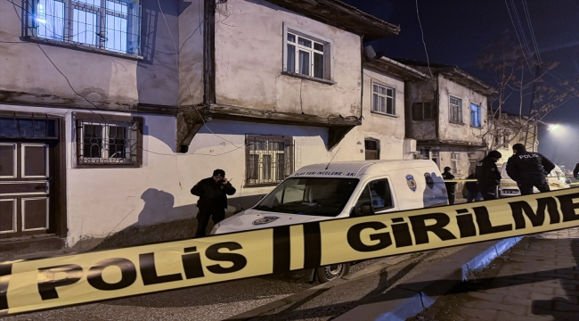 Çankırı'da babasını öldürüp sobada yaktığı iddia edilen zanlı yakalandı
