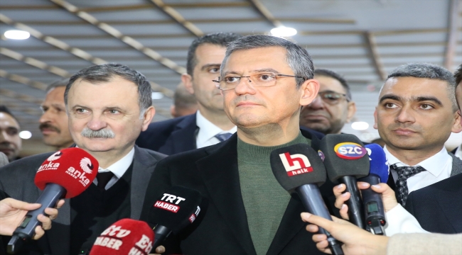 CHP Genel Başkanı Özel, Manisa'da partisinin ön seçiminde oy kullandı
