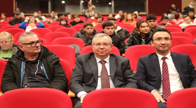 Edirneli yönetmenin "Turna Misali" filmi üniversitede gösterime sunuldu