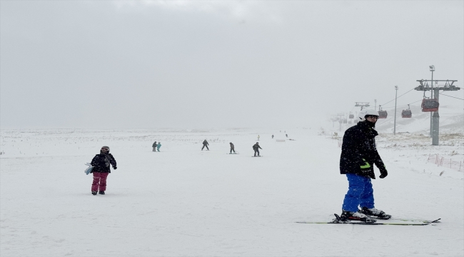 Erciyes Kayak Merkezi'nde sezon açıldı