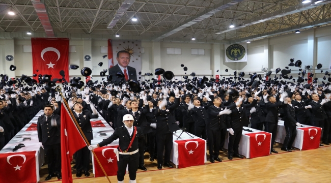 Erzincan'da eğitimin tamamlayan 1521 polis adayı mezun oldu