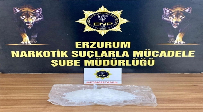 Erzurum'da sırt çantasına gizlenmiş 506 gram metamfetamin ele geçirildi
