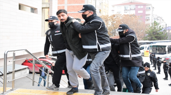 Eskişehir merkezli 5 ilde "Kafes-18 Operasyonu"nda yakalanan şüpheliler adliyeye sevk edildi