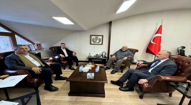 Filistin'in Ankara Büyükelçisi Faed Mustafa İHH'yi ziyaret etti