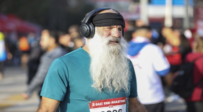 Gaziantep'te 5. Gazi Yarı Maratonu başladı