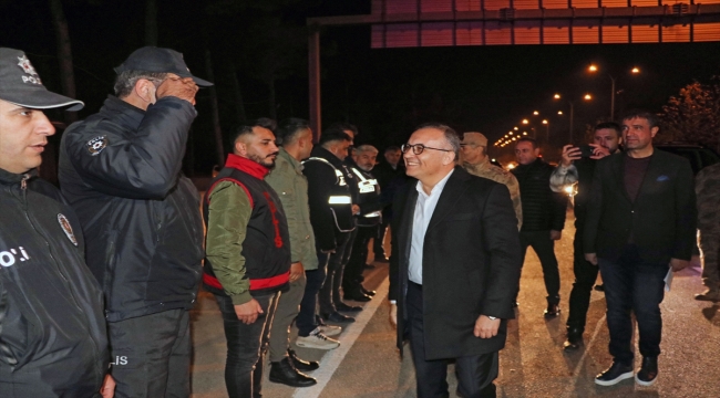 Gaziantep Valisi Çeber, yeni yılı görev başında karşılayan personeli ziyaret etti