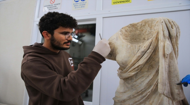 Gladyatörler Kenti'nde çıkarılan "Dans Eden Musa" heykeli korumaya alındı